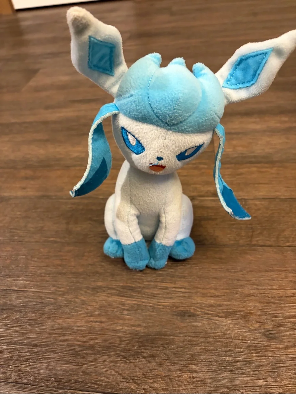Pokémon Glaceon Sanei Tomy 9 inch Plush Toy Stuffed Animal